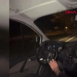 aracini yan koltuktan kullanan maganda o anlari paylasti djvnzKJu