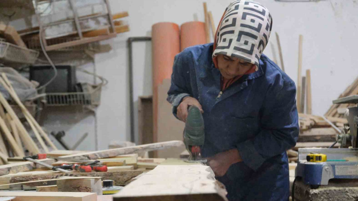 kadin girisimci tek basina hem uretiyor hem onariyor VH4Yx1fQ