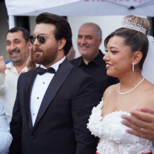 yeni evlenen ciftten beyoglu belediye baskani inan guneye destek j9GwXVmA