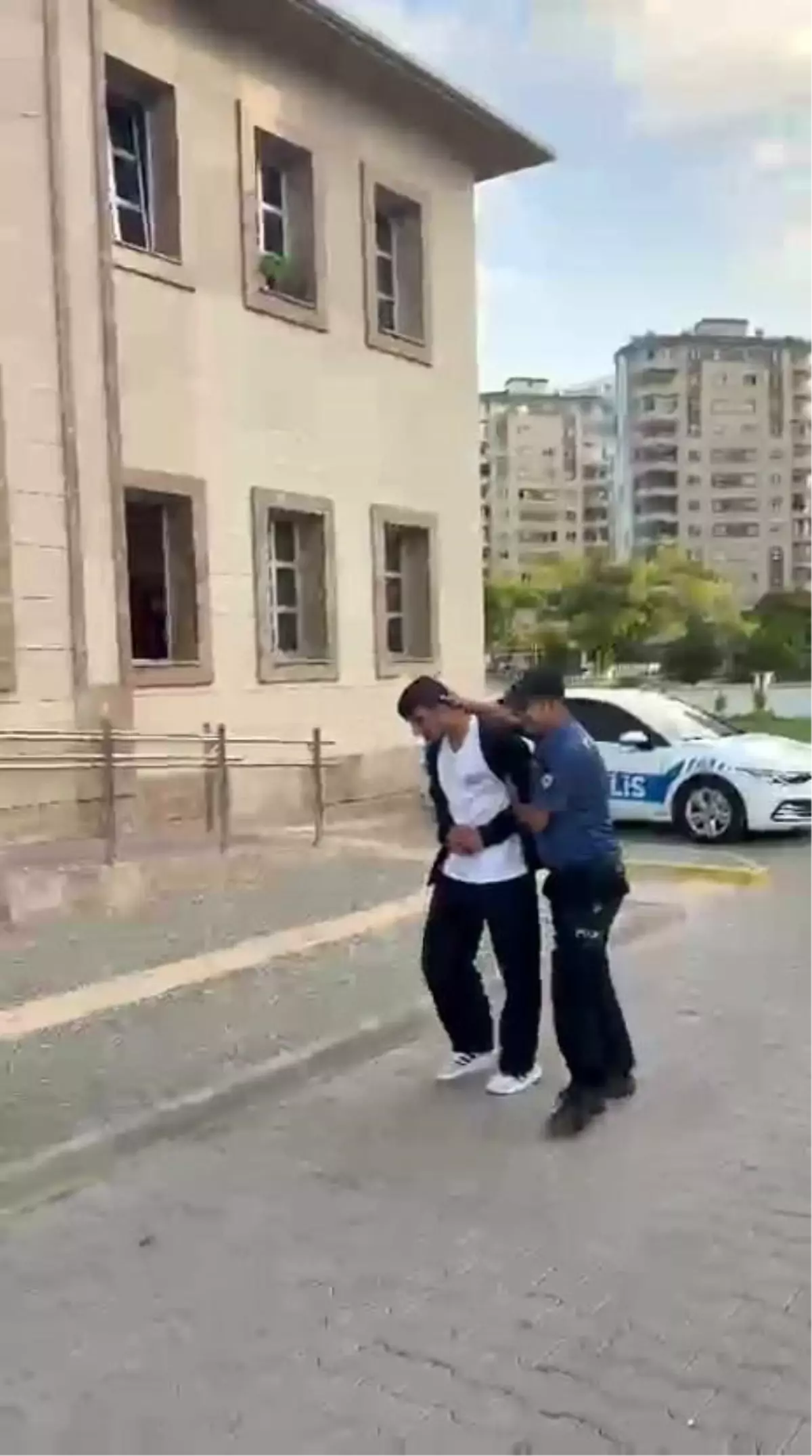 27 yil hapis cezasi olan hukumlu adanada yakalandi YTCBPcY8.jpg