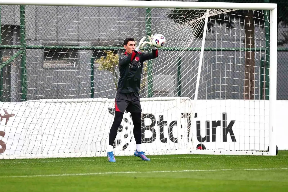 berke ozer milli takim kampindan izni olmadan ayrildi NlXgbsaE.jpg