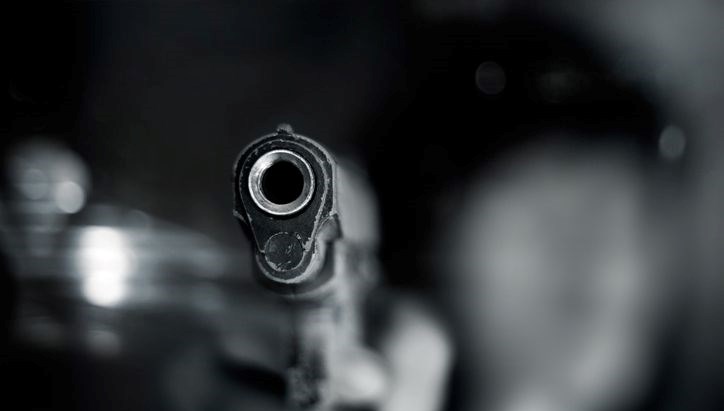 borc tartismasi silahli kavgaya donustu 2 yarali 2 gozalti YU1BY135