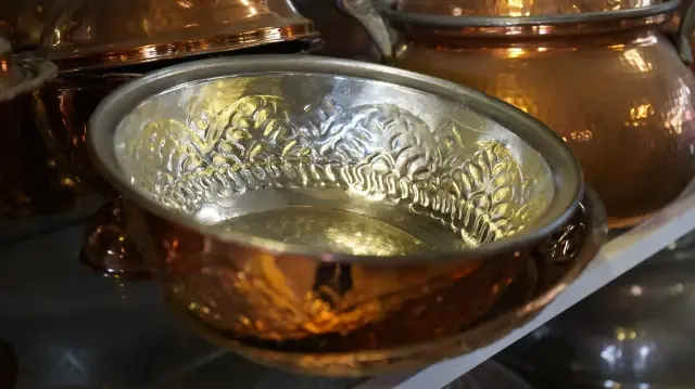 sofralardaki gizli tehlike yanlis kullanilan bakir kap zehirlenmelere yol acabilir Qh7FqPq5