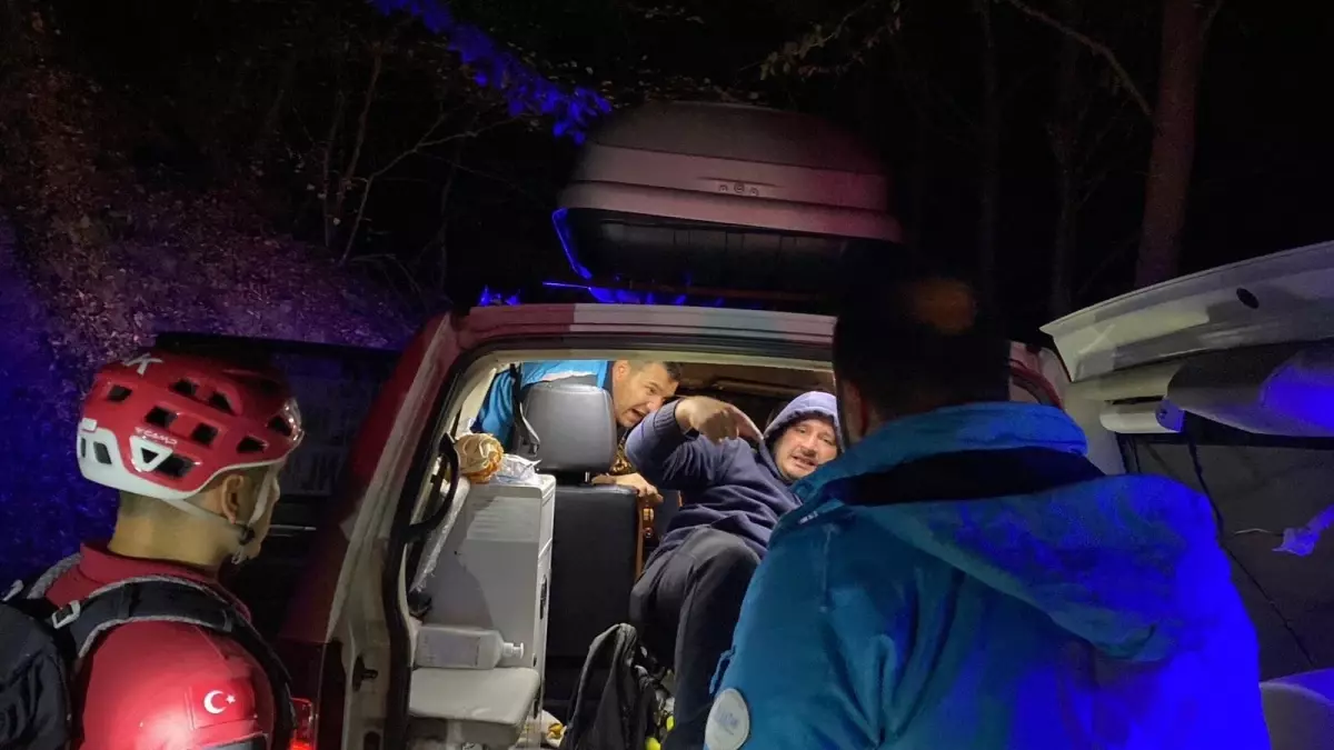 uludagda yolda kayip vatandas kurtarildi D4zCFNQd