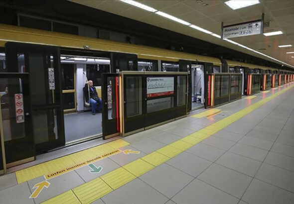 istanbulda-metro-arizasi-m2-ve-m6-hatlarinda-yogunluk-Lqxib6jM