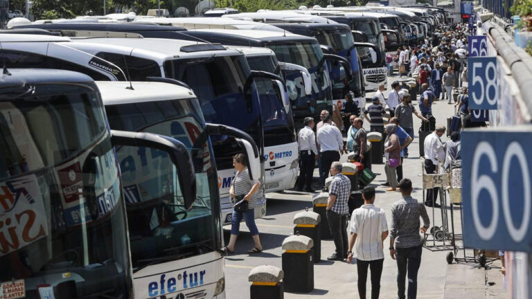 kurban-bayrami-yolculugu-cep-yakacak-otobus-biletlerine-dev-zam-yolda-ALtLCqIK